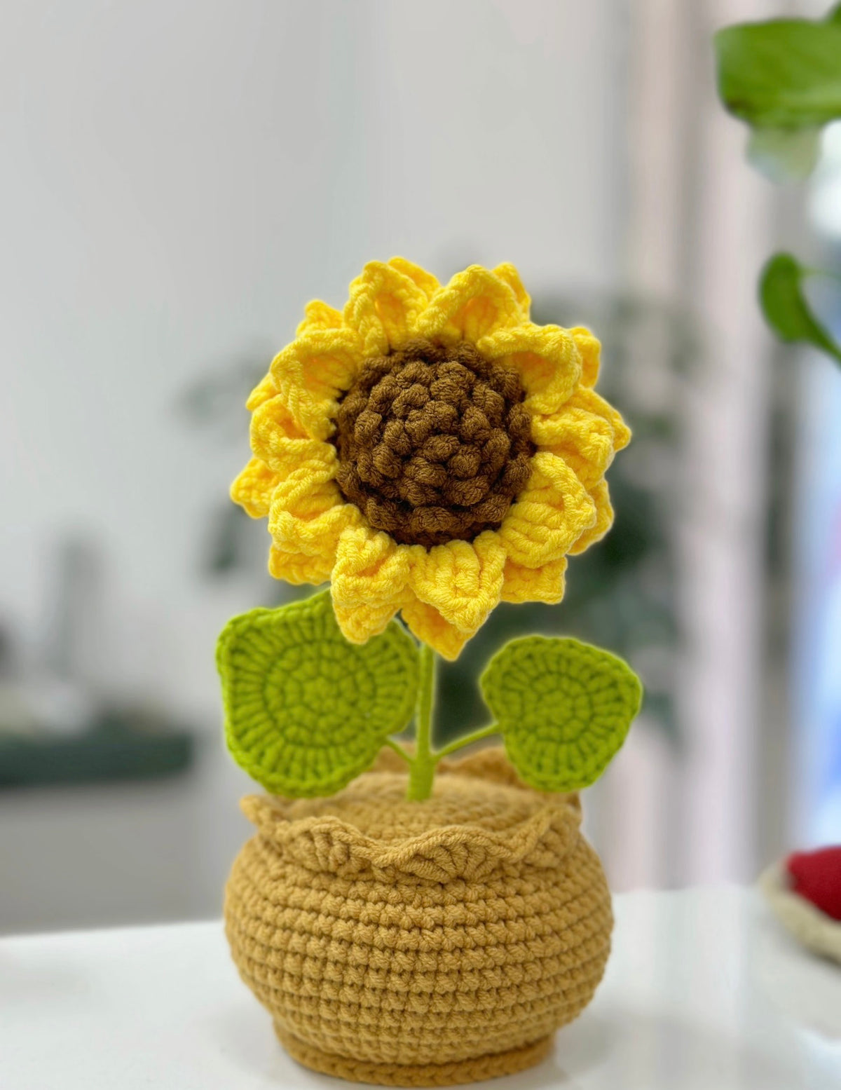 Knitted Sunflower Potted Plant – Warm Sunshine Desktop Decor, Cute Cheer-Up Gift for Friends